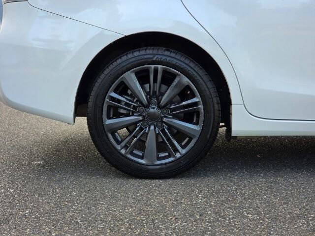 2013 Toyota Prius v Five