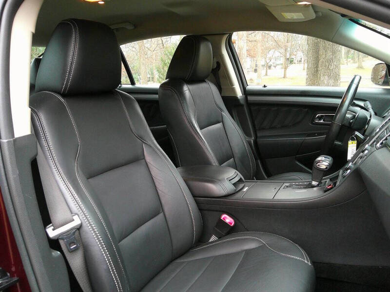 2011 Ford Taurus SEL