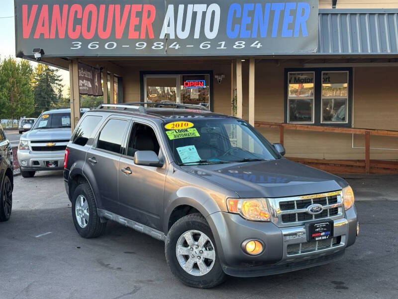 2010 Ford Escape Limited's photo