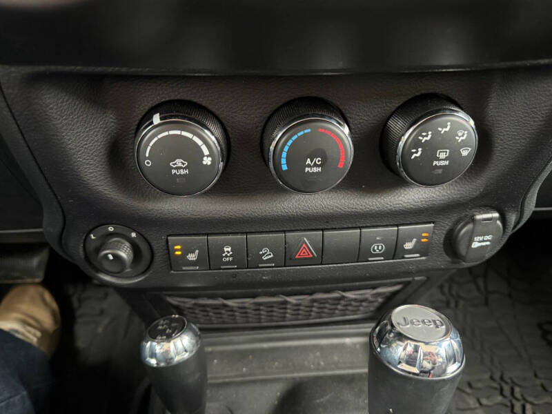 2016 Jeep Wrangler Unlimited Sahara 75th Anniversary