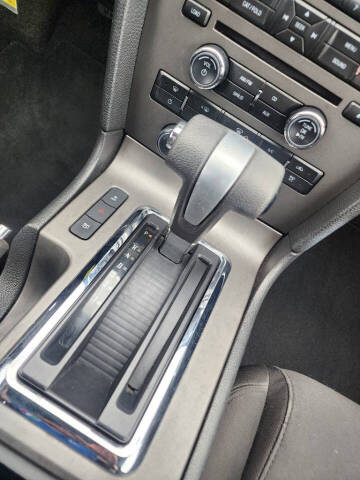 2012 Ford Mustang V6