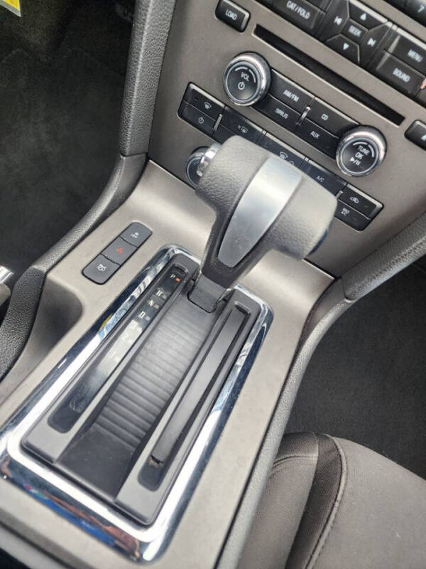 2012 Ford Mustang V6