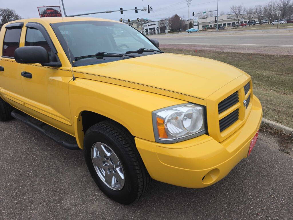 2006 Dodge Dakota 3