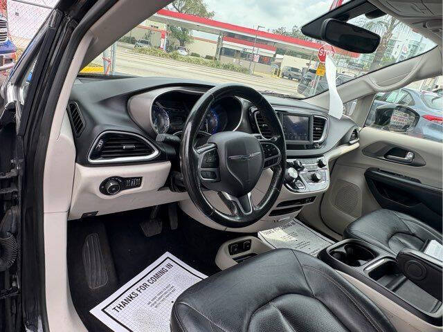 2020 Chrysler Pacifica Touring L