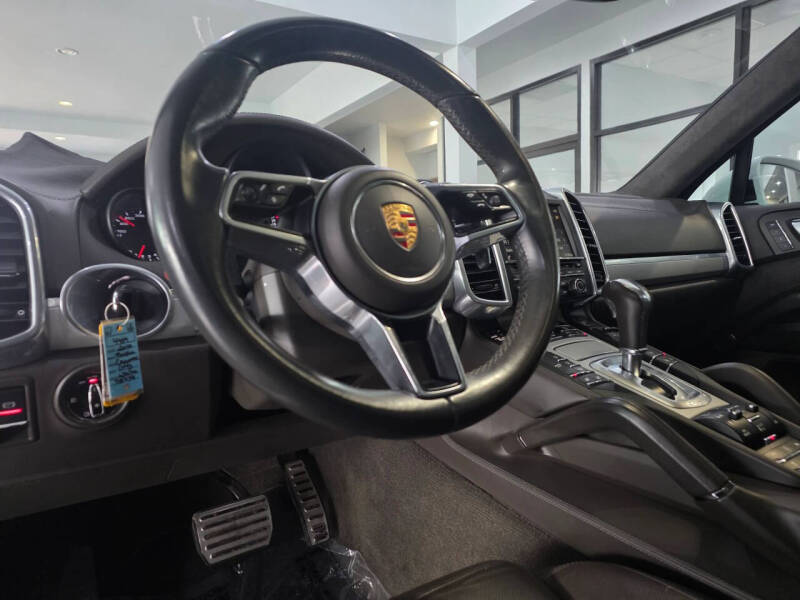 2016 Porsche Cayenne GTS