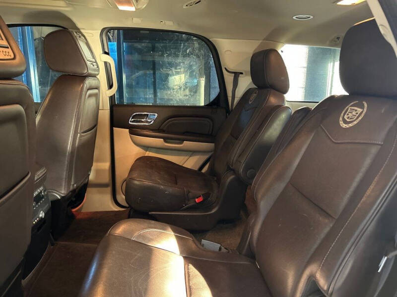 2013 Cadillac Escalade Platinum Edition