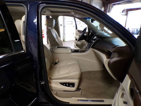 2017 Cadillac Escalade Luxury
