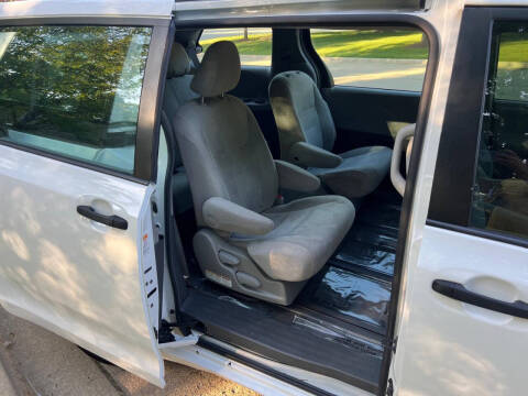 2015 Toyota Sienna L 7-Passenger