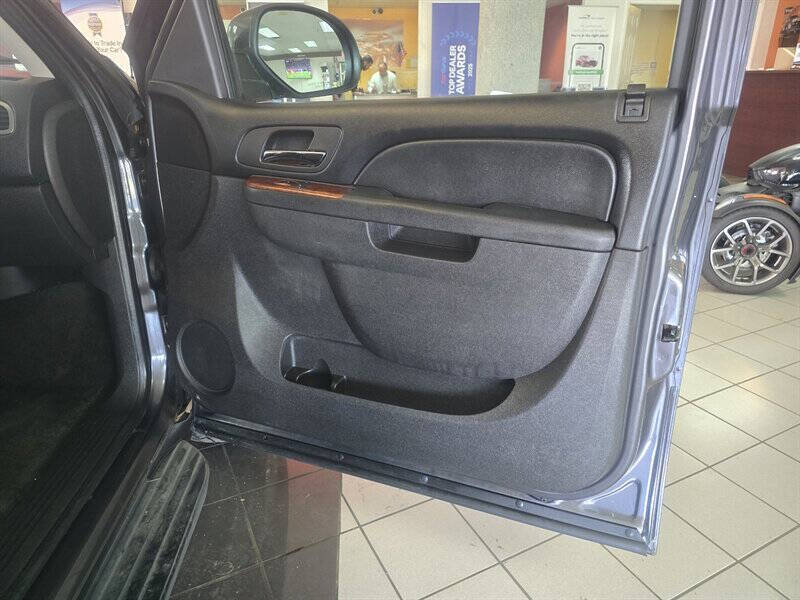 2011 Chevrolet Avalanche LS