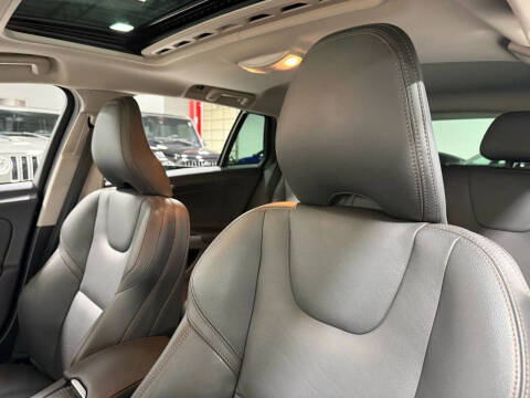 2016 Volvo V60 Cross Country T5