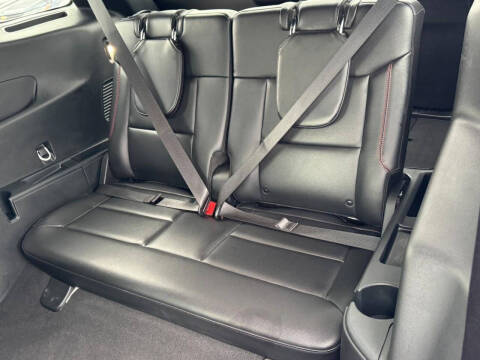 2024 Ford Explorer ST-Line