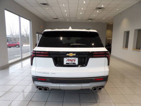 2025 Chevrolet Traverse LT