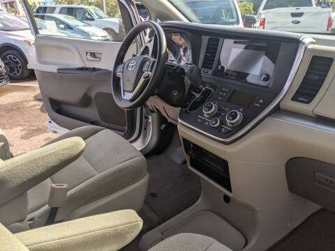 2017 Toyota Sienna L 7-Passenger