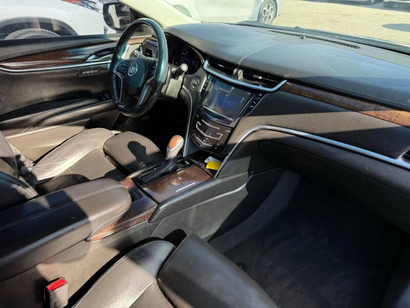 2013 Cadillac XTS Luxury Collection