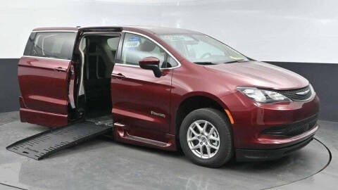 2022 Chrysler Pacifica for sale at A&J Mobility in Valders WI