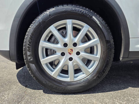 2014 Porsche Cayenne Platinum