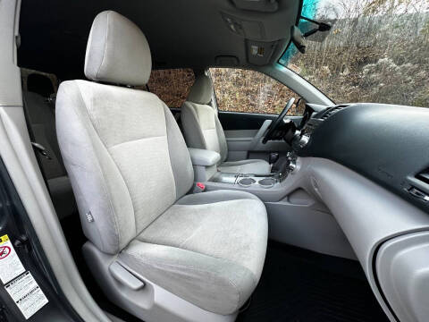 2012 Toyota Highlander SE