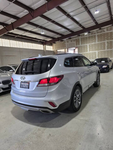 2017 Hyundai Santa Fe SE