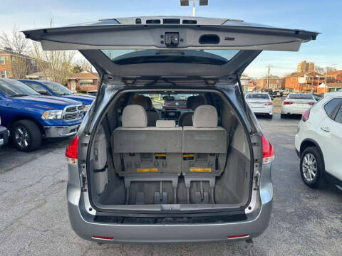 2014 Toyota Sienna