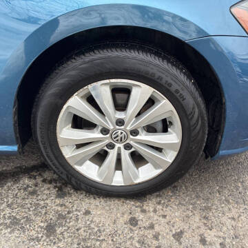 2019 Volkswagen Golf SE