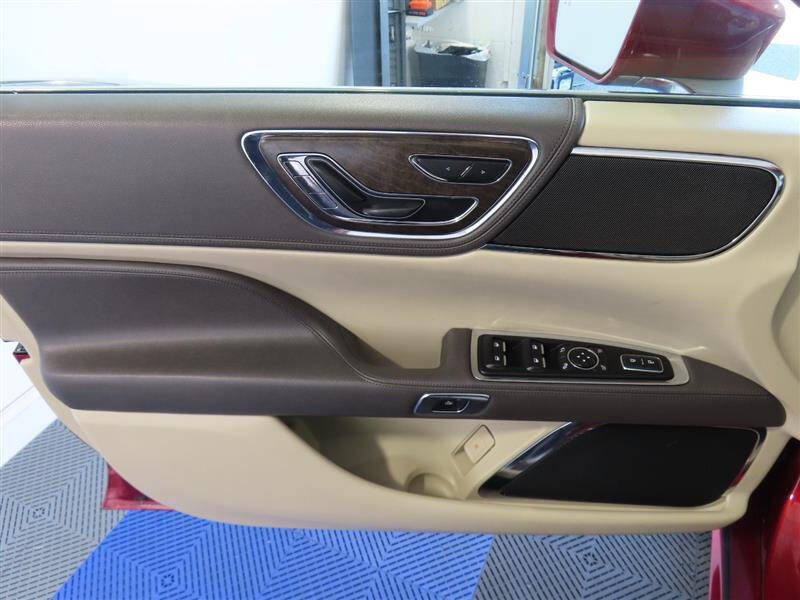 2018 Lincoln Continental Select