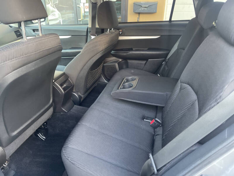 2010 Subaru Outback 2.5i Premium