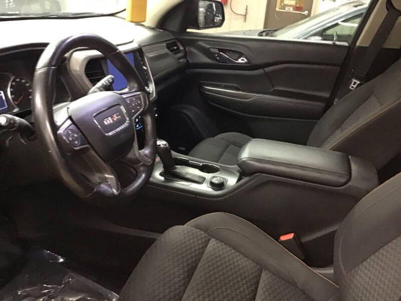 2017 GMC Acadia SLE-2