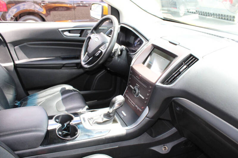 2016 Ford Edge Titanium