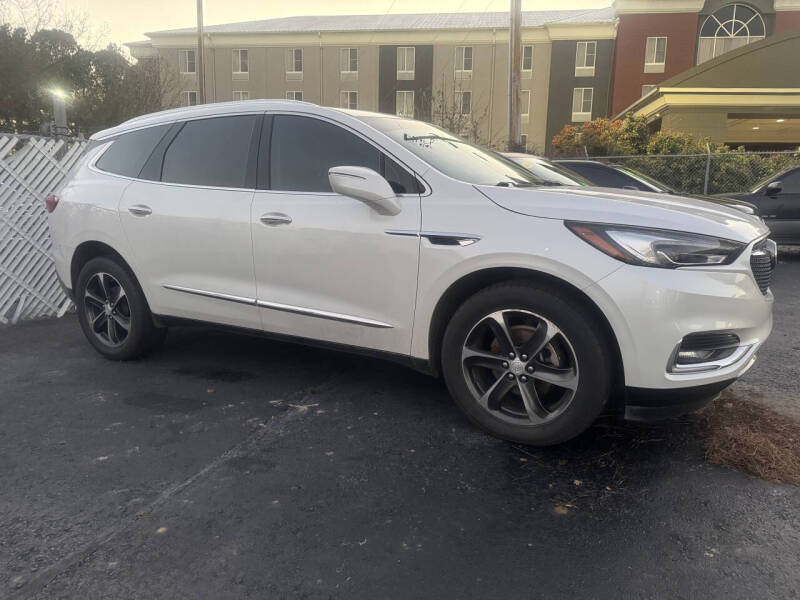 2020 Buick Enclave Essence