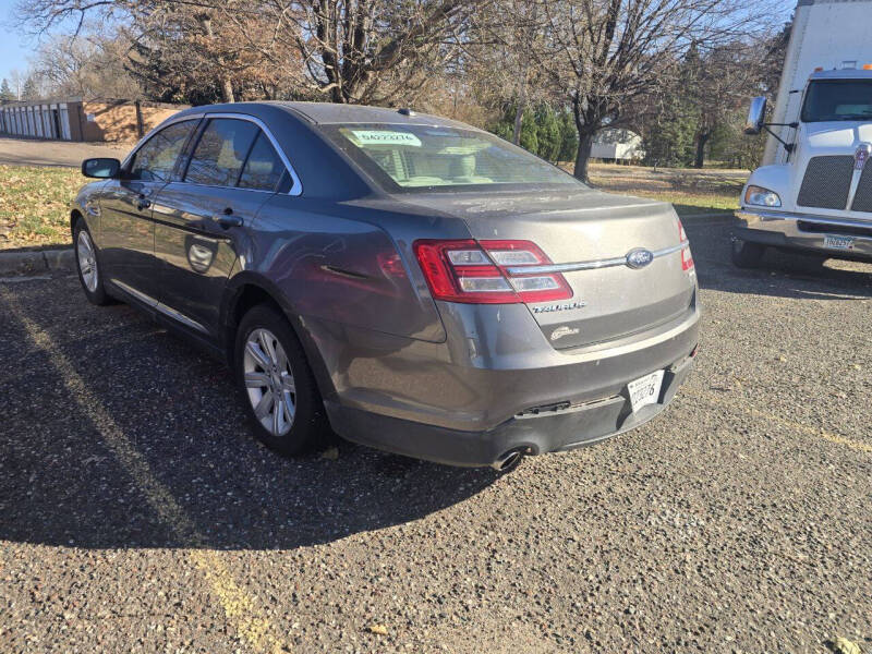2014 Ford Taurus SE