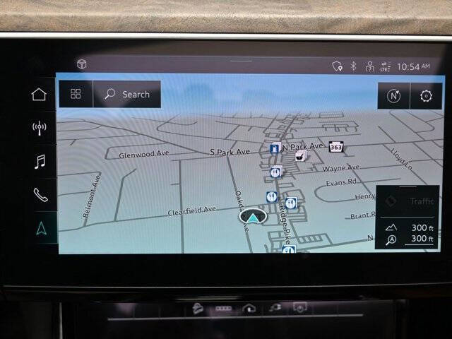 2022 Audi e-tron quattro Premium Plus