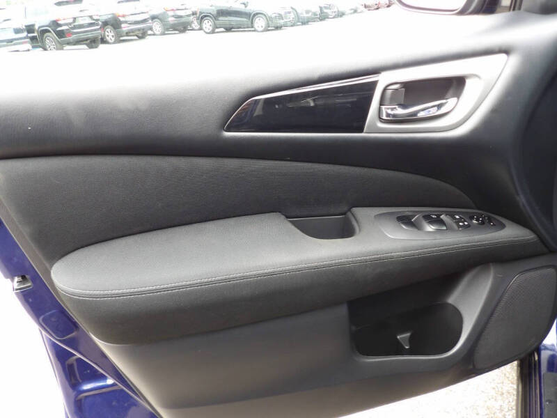 2017 Nissan Pathfinder S