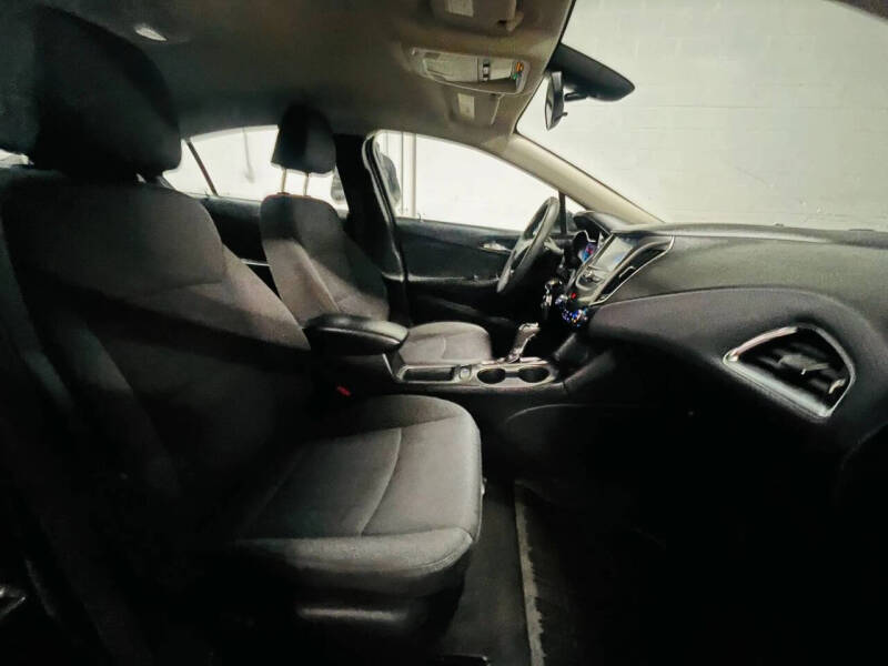 2018 Chevrolet Cruze LT Auto