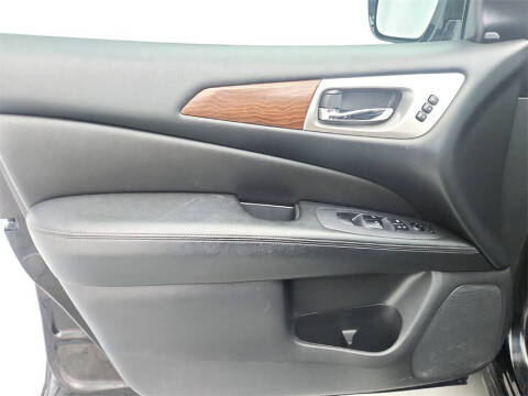 2017 Nissan Pathfinder Platinum