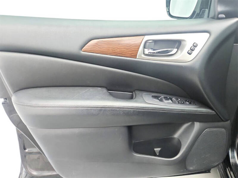 2017 Nissan Pathfinder Platinum