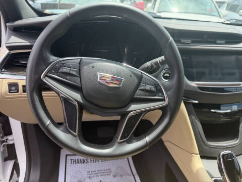 2017 Cadillac XT5