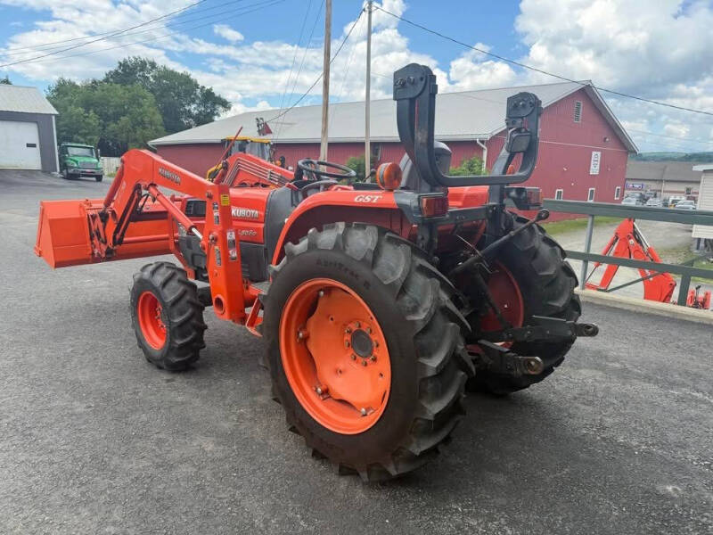 2005 Kubota L5030 Tractor W/ loader