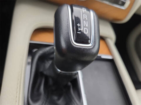 2021 Volvo XC90 T6 Momentum 7-Passenger