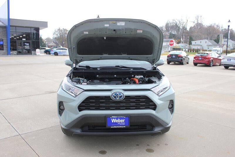 2020 Toyota RAV4 Hybrid XLE