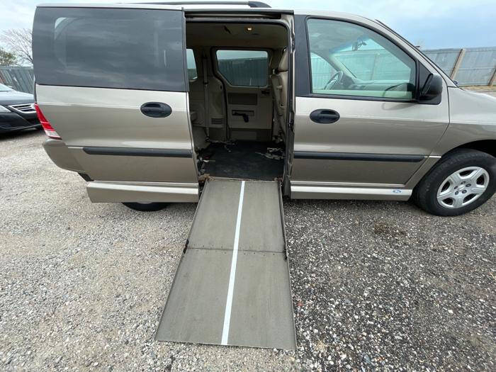 2006 Ford Freestar SE