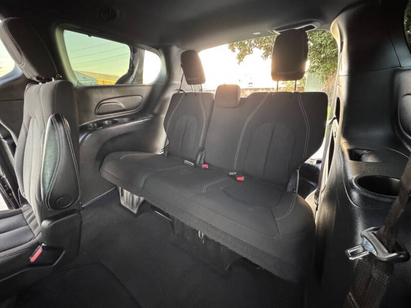 2022 Chrysler Pacifica Touring