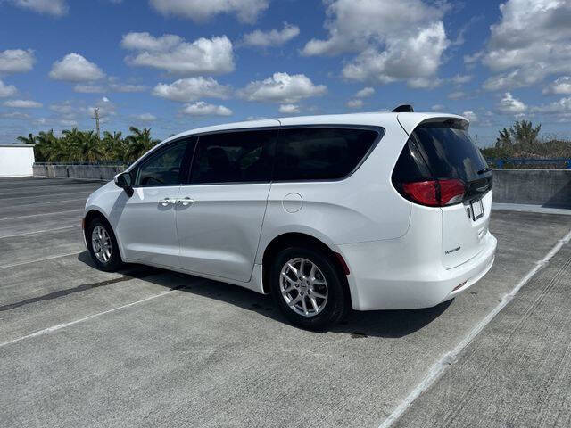2023 Chrysler Voyager LX