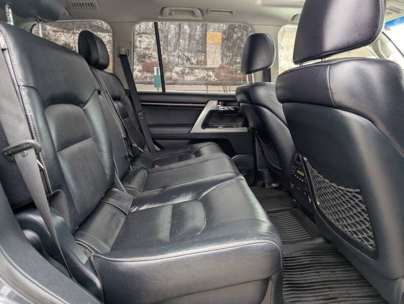 2013 Toyota Land Cruiser