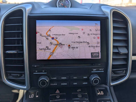 2017 Porsche Cayenne Platinum Edition