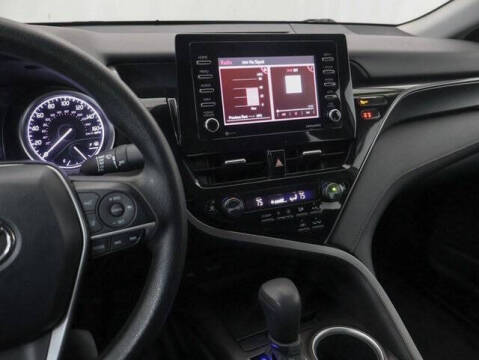 2022 Toyota Camry Hybrid LE