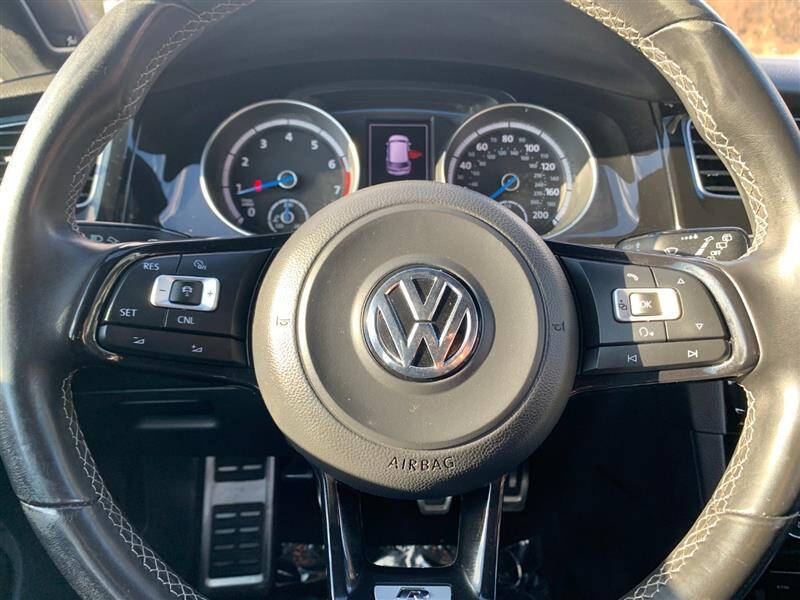 2017 Volkswagen Golf R 4Motion