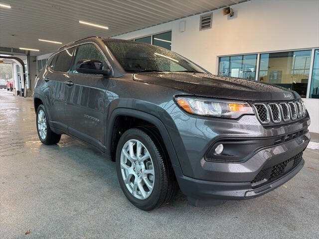 2023 Jeep Compass Latitude Lux