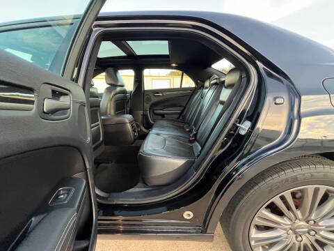 2014 Chrysler 300 C John Varvatos Limited Edition