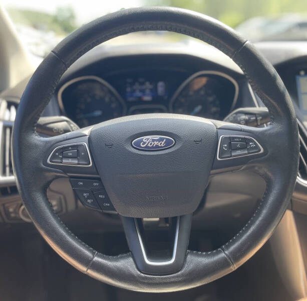 2017 Ford Focus Titanium