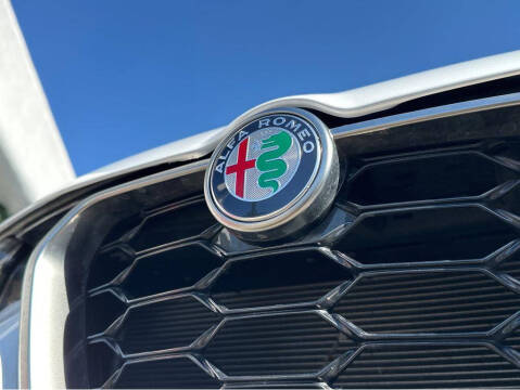 2024 Alfa Romeo Tonale Hybrid Ti